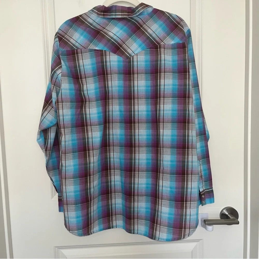 Wrangler Vintage Western Plaid Shirt in Blue and Purple with Pearl Buttons